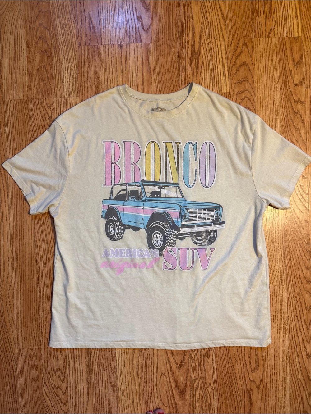 Oversized Bronco Tee - butter yellow 💛